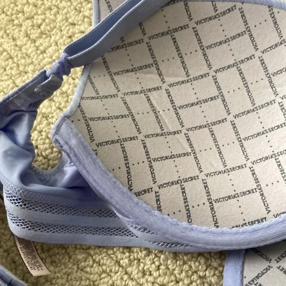 Victoria’s Secret Perfect Shape Purple Special Edition Bow Cross Bra 32C EUC - Picture 7 of 8